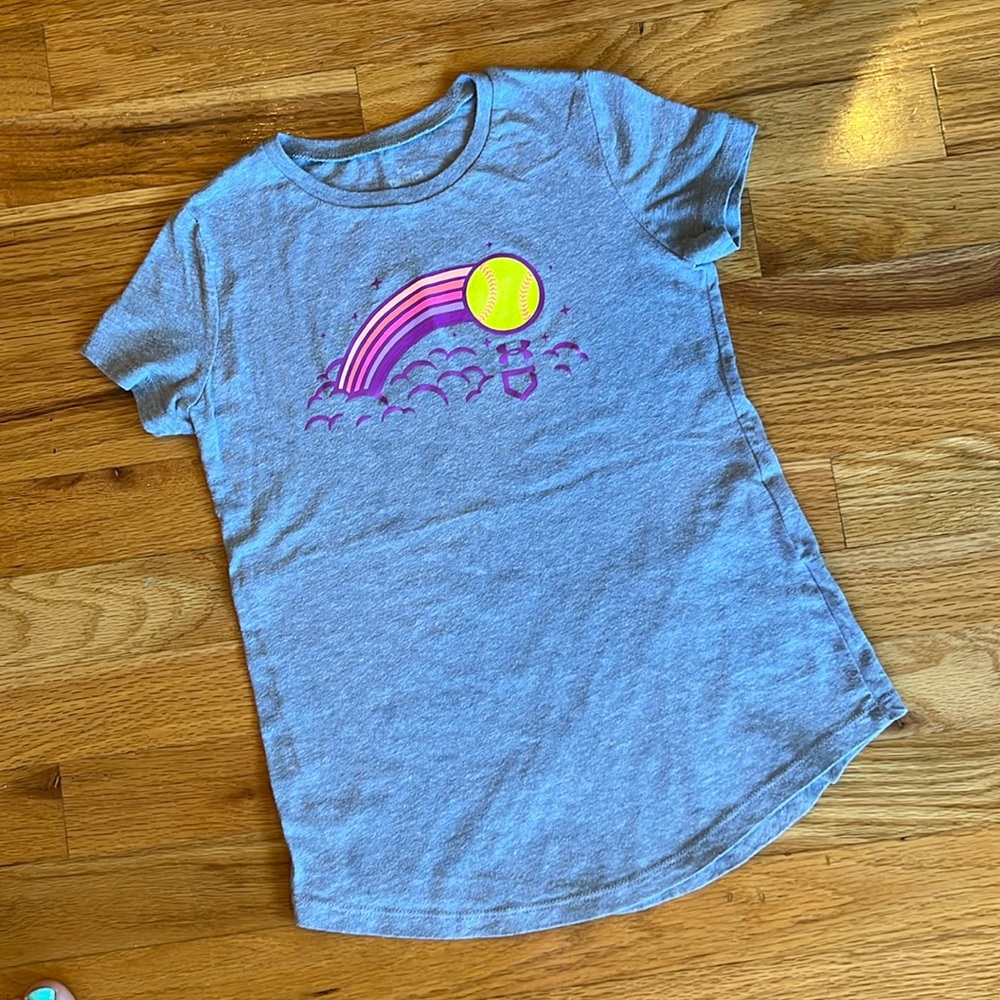 Under Armour Softball T-Shirt. Like new.